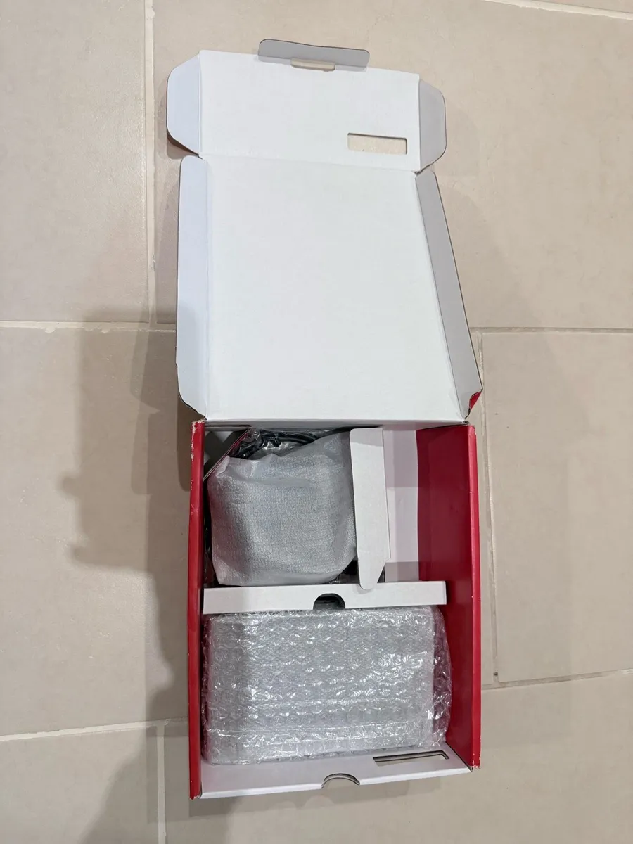 Nintendo Switch - Image 3