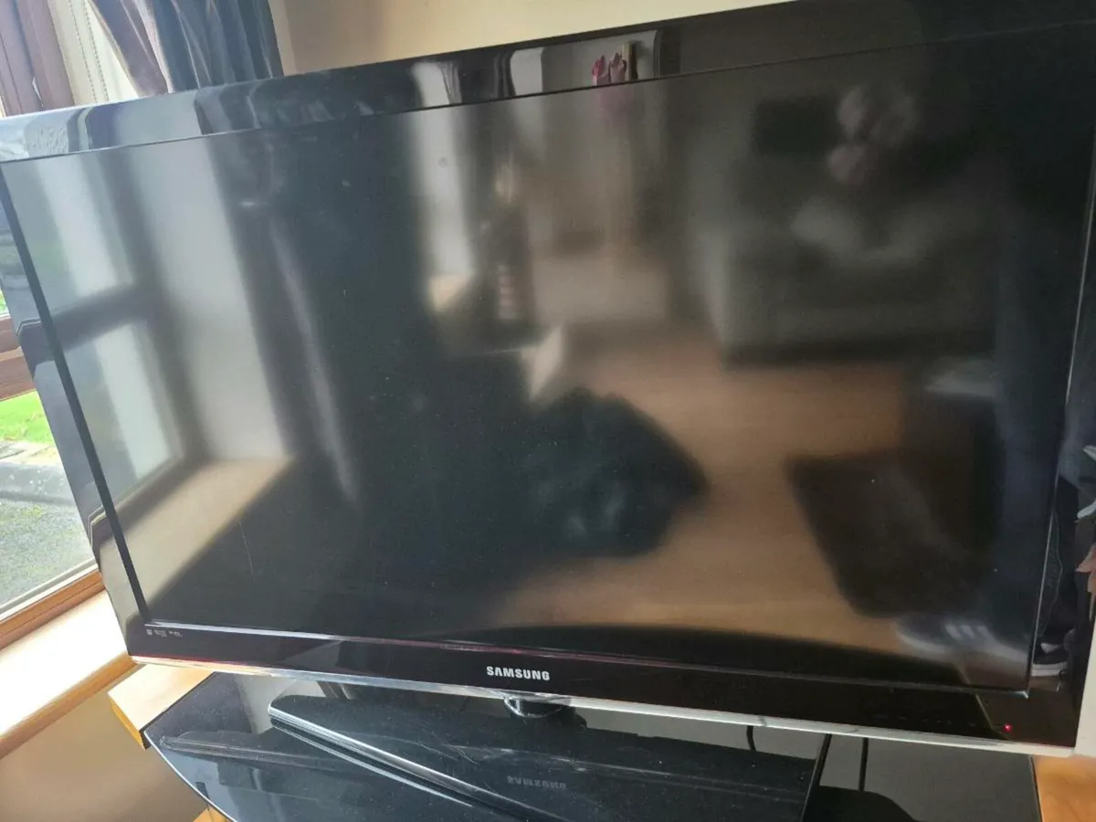 Samsung TV - Image 1