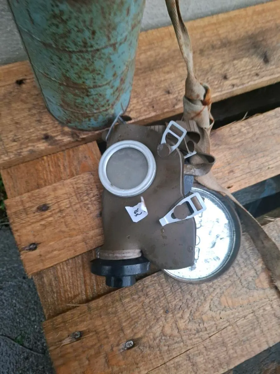 Belgian civilian gaz mask - Image 4