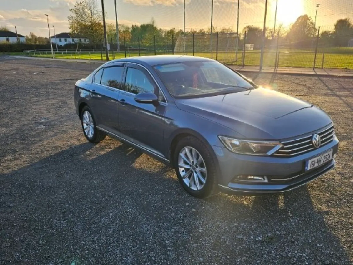 Volkswagen Passat Highline TOP SPEC - Image 3