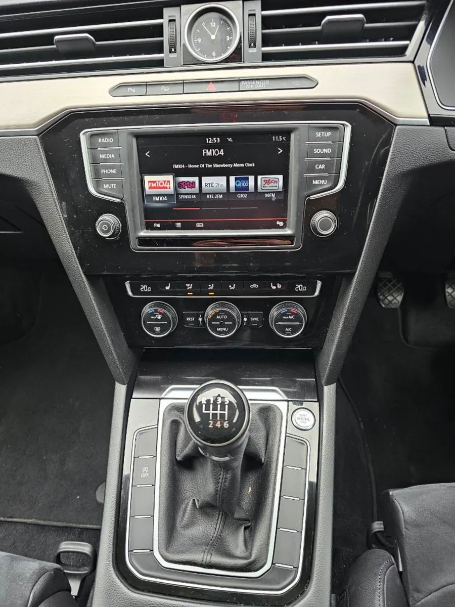 Volkswagen Passat Highline TOP SPEC - Image 4