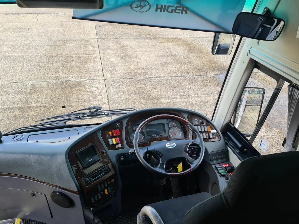 HIGER COACHES 2018 - Image 2