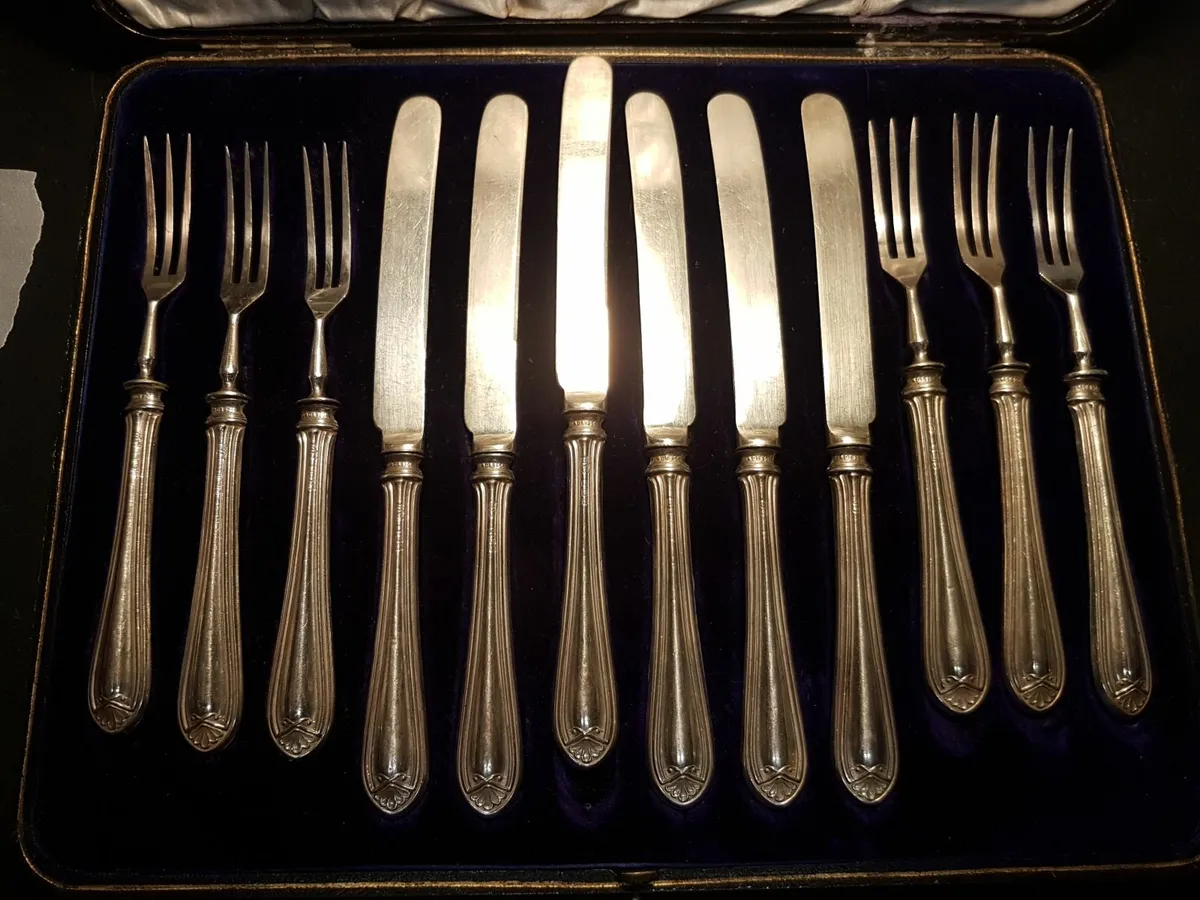 Boxed Silver knife and fork set - Image 1