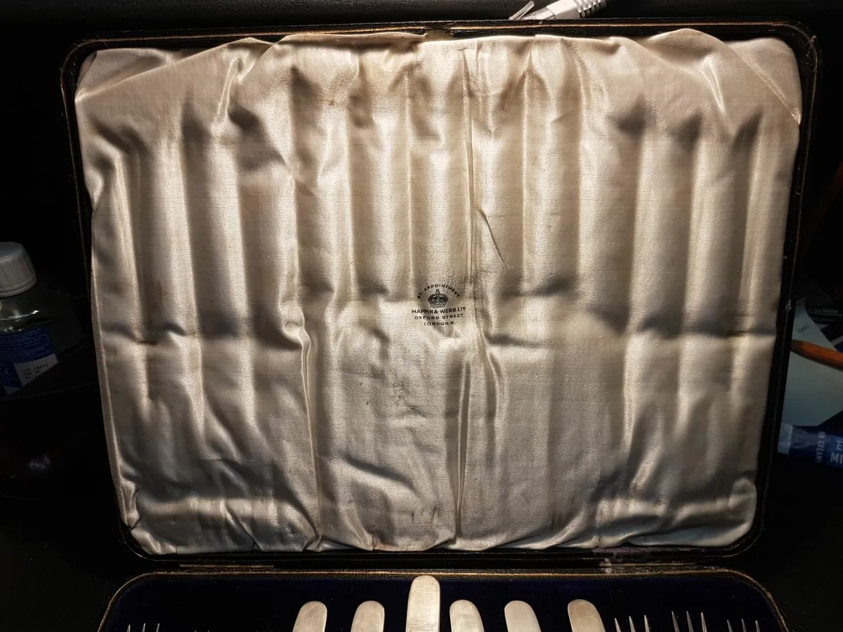 Boxed Silver knife and fork set - Image 2