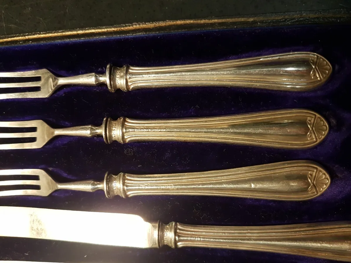 Boxed Silver knife and fork set - Image 3