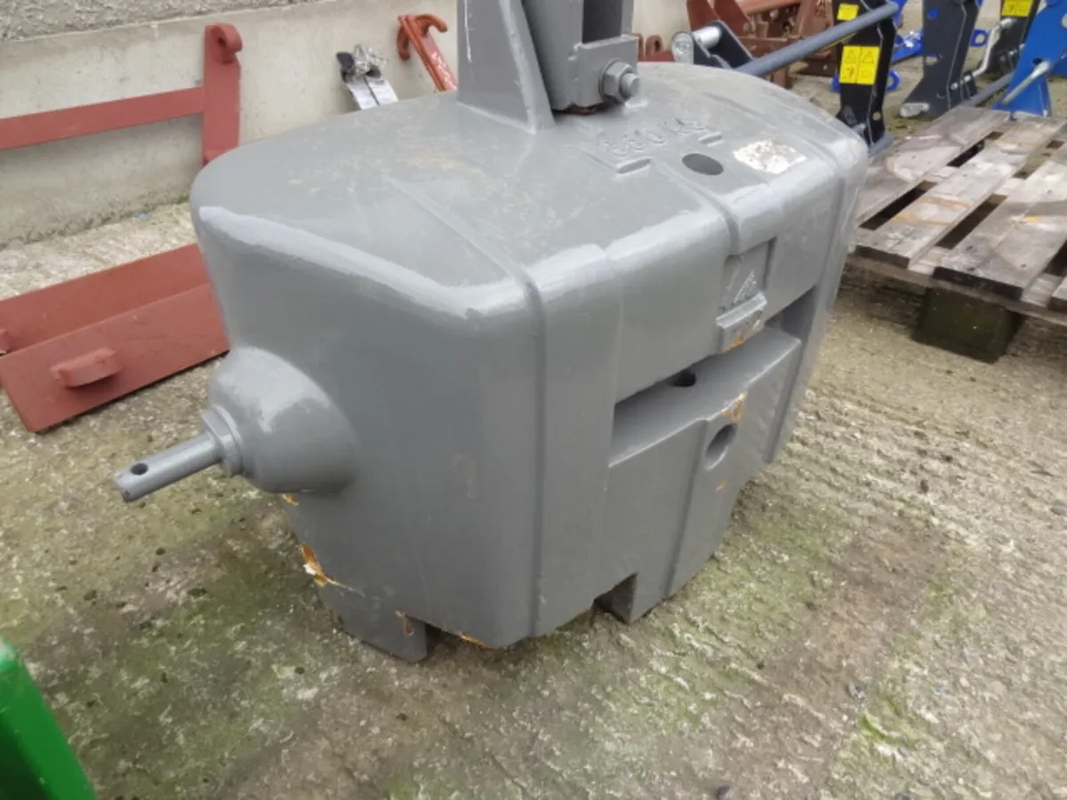 Agco 850kg Weight Block - Image 4