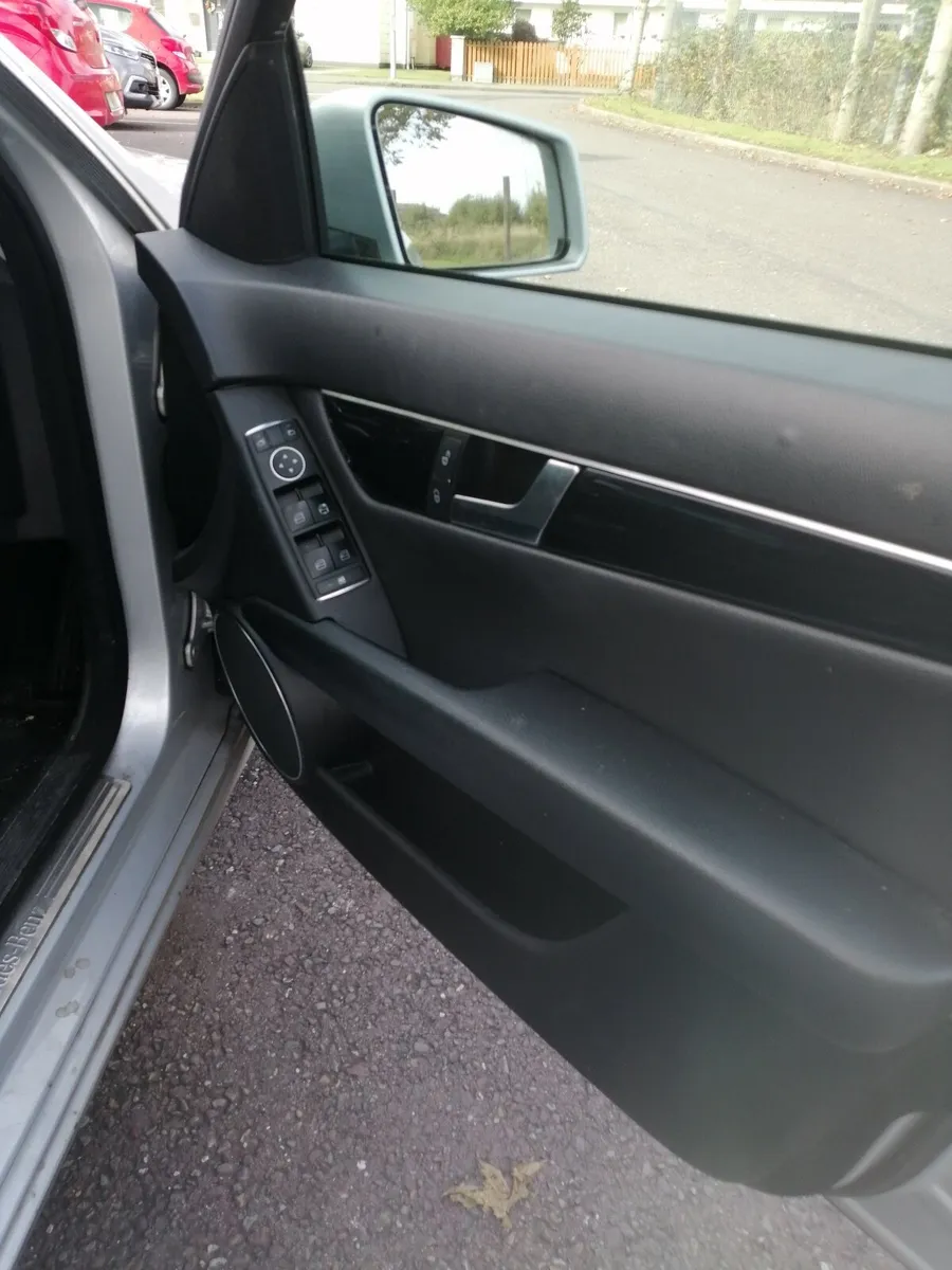 Mercedes-Benz C-Class 2012 - Image 3