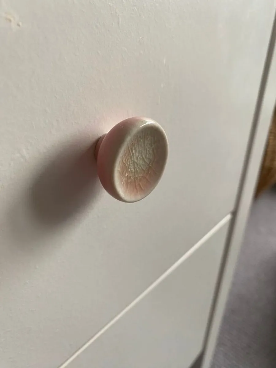 Toddler bed & chest of drawers set - Image 3