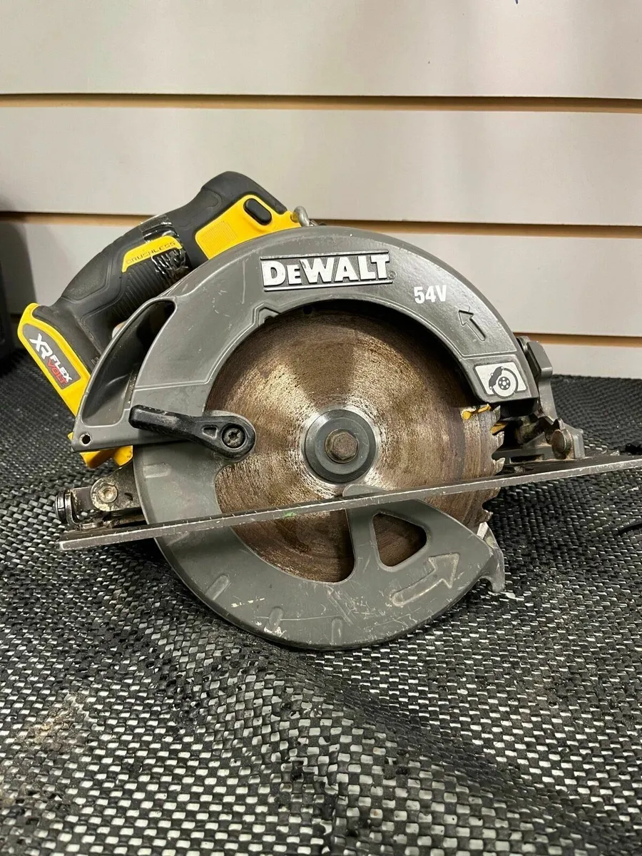 DeWalt 54v Circular Saw - Image 1