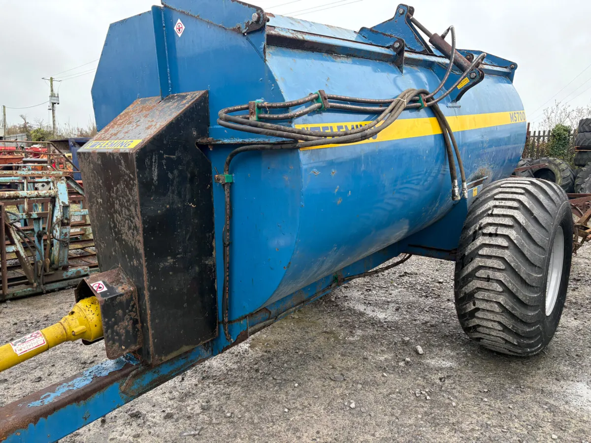 Fleming Manure Spreader - Image 4