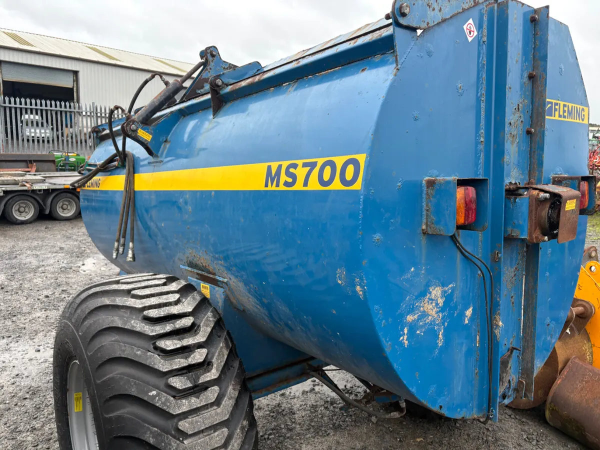 Fleming Manure Spreader - Image 3