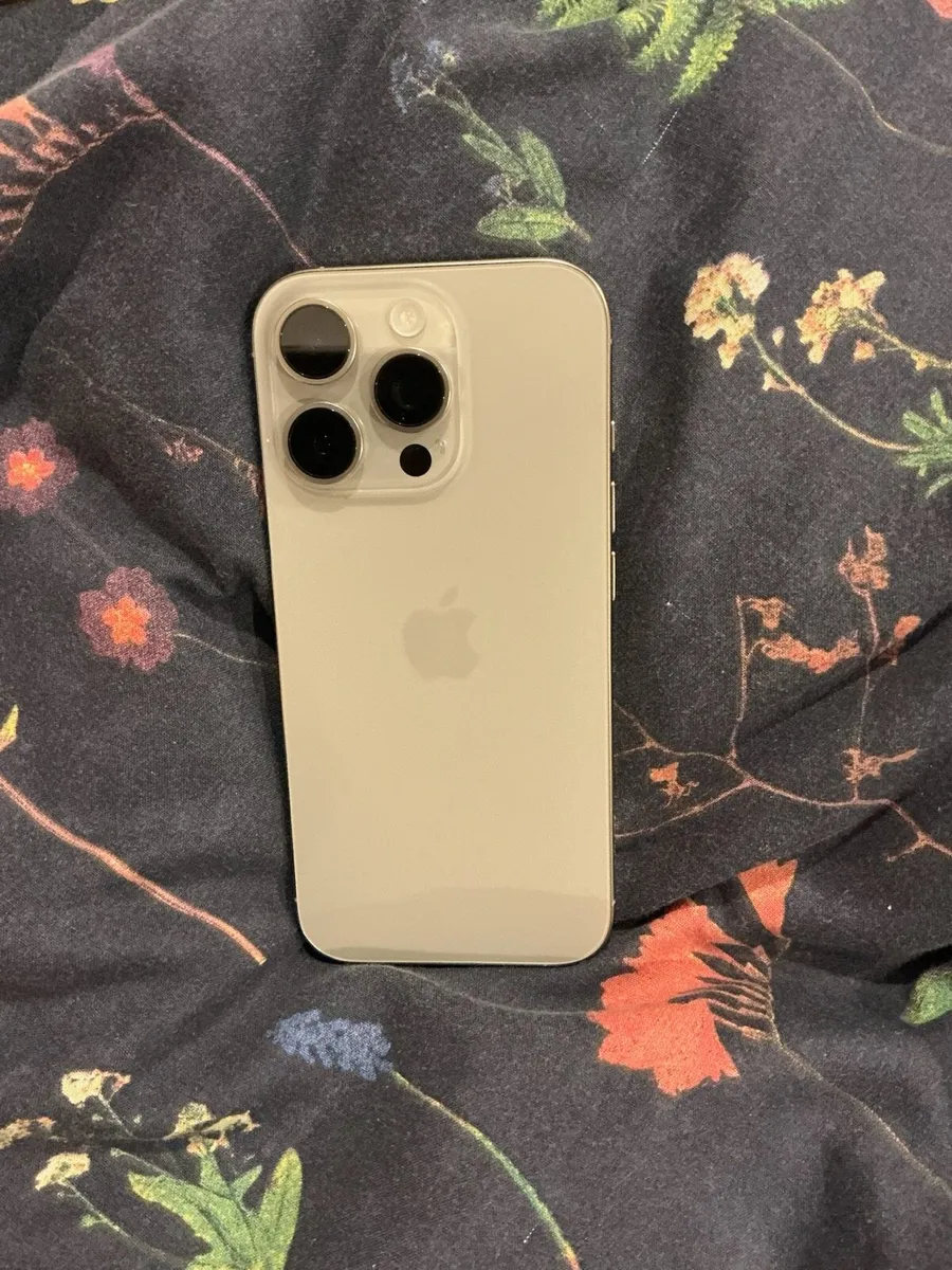 iPhone 16 Pro - Image 2