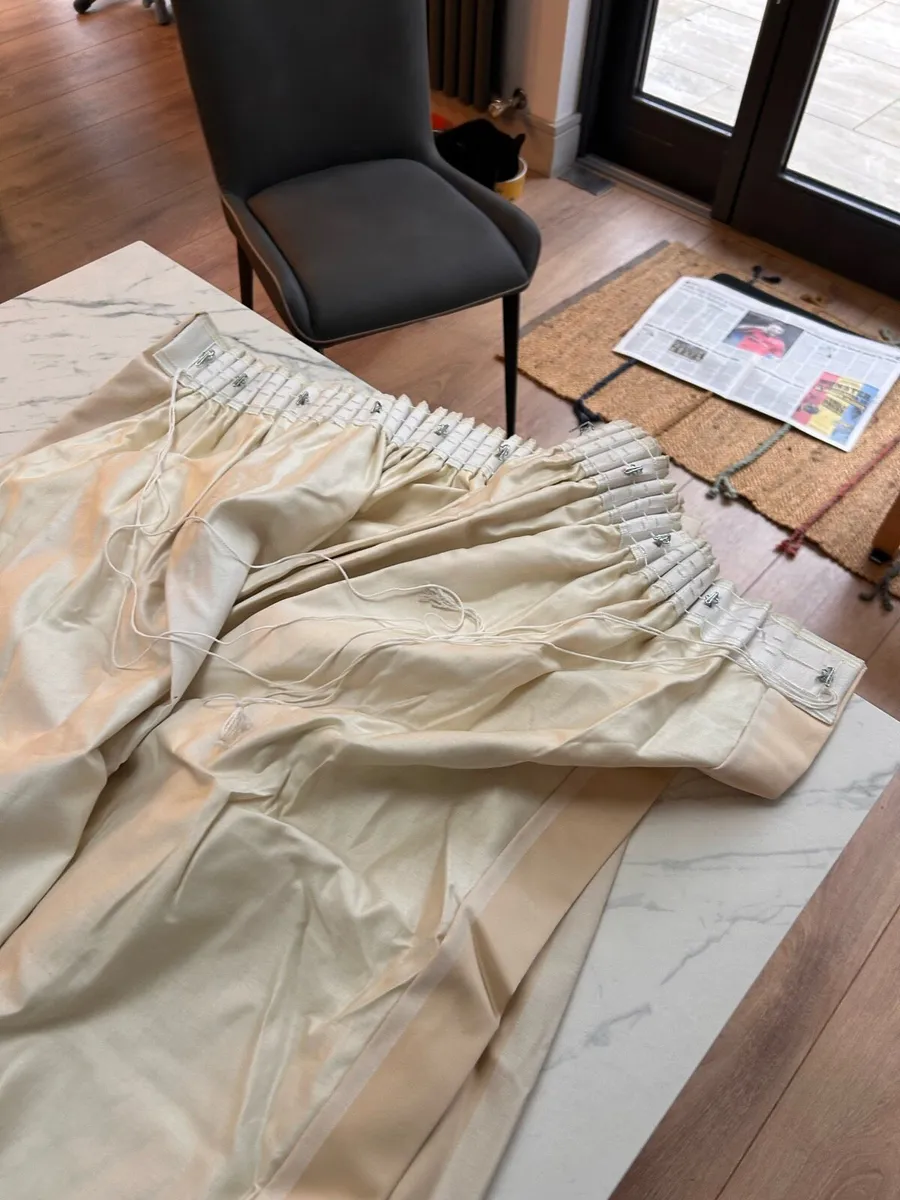 Pair of curtains - Image 3