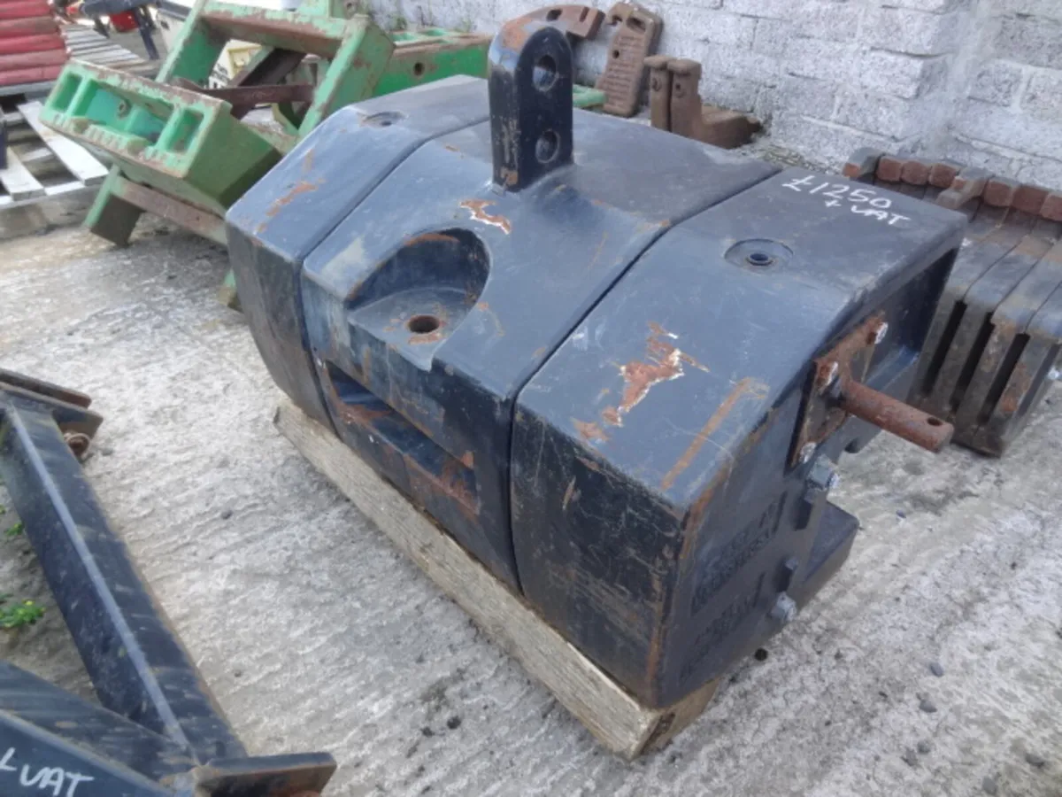 Case 1 Ton Weight Block with Tow Eye - Image 1