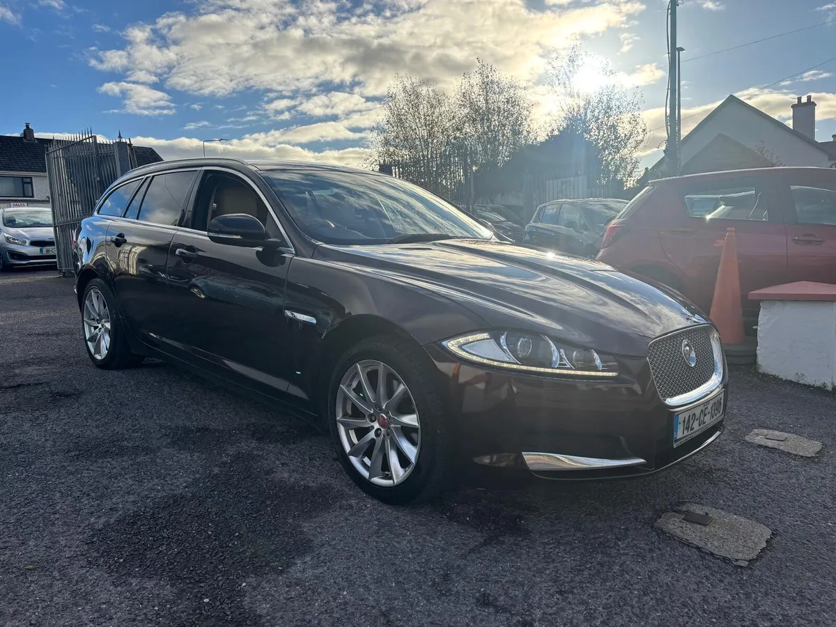 Jaguar XF 2014  2.2 DIESEL  ESTATE  AUTOMATIC - Image 1