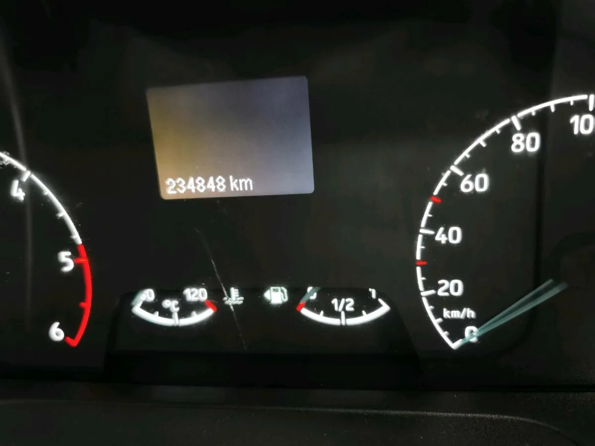 182 Ford Transit Custom CVRT 10/2026 - Image 3