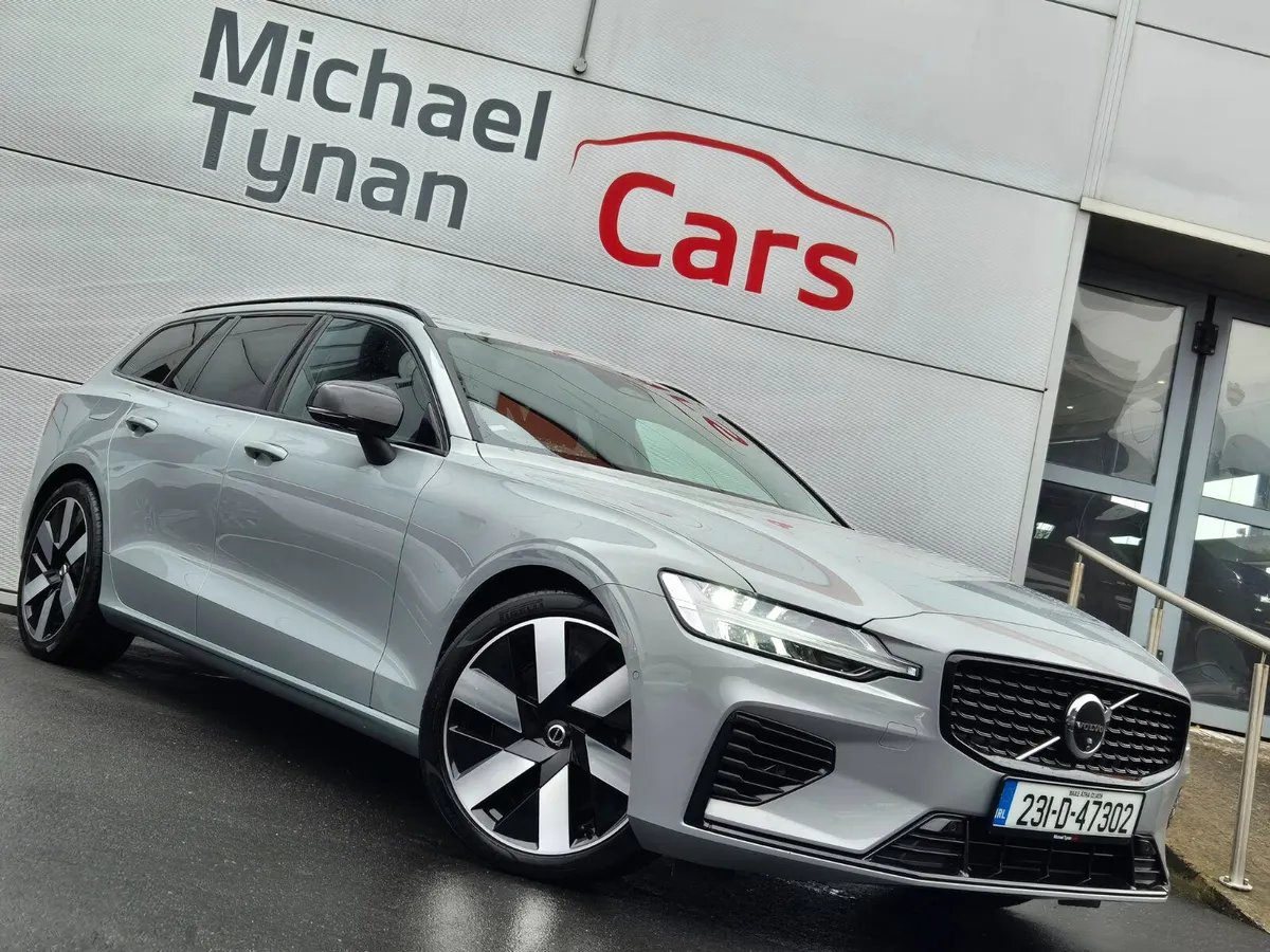 2023 Volvo V60 T6 PHEV Estate, 19" Alloys - Image 2