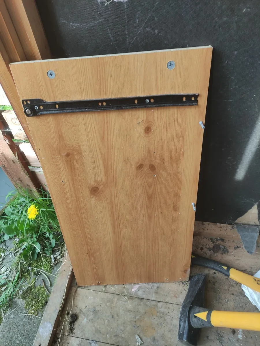 Selection of shelves different sizes - Image 1