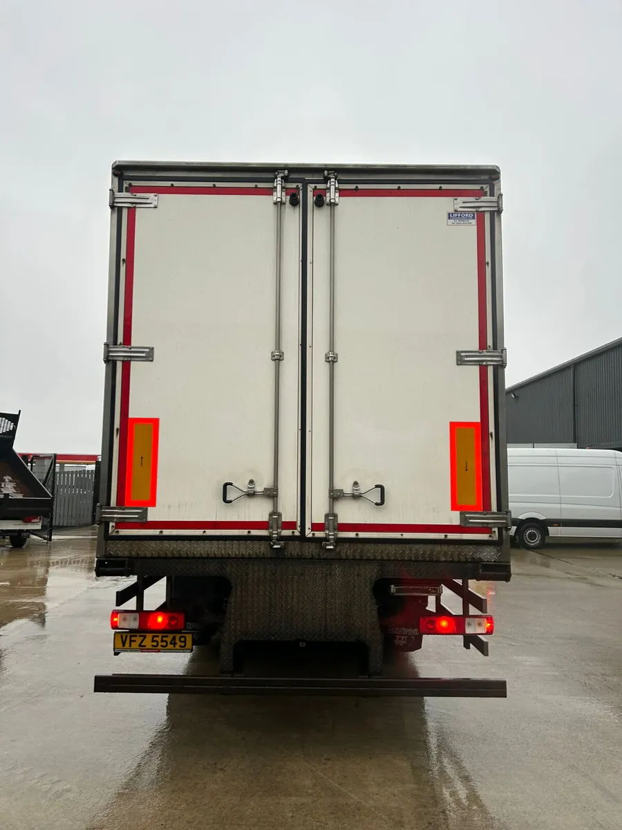 March 2015 Renault D26 6x2 Fridge - Image 4