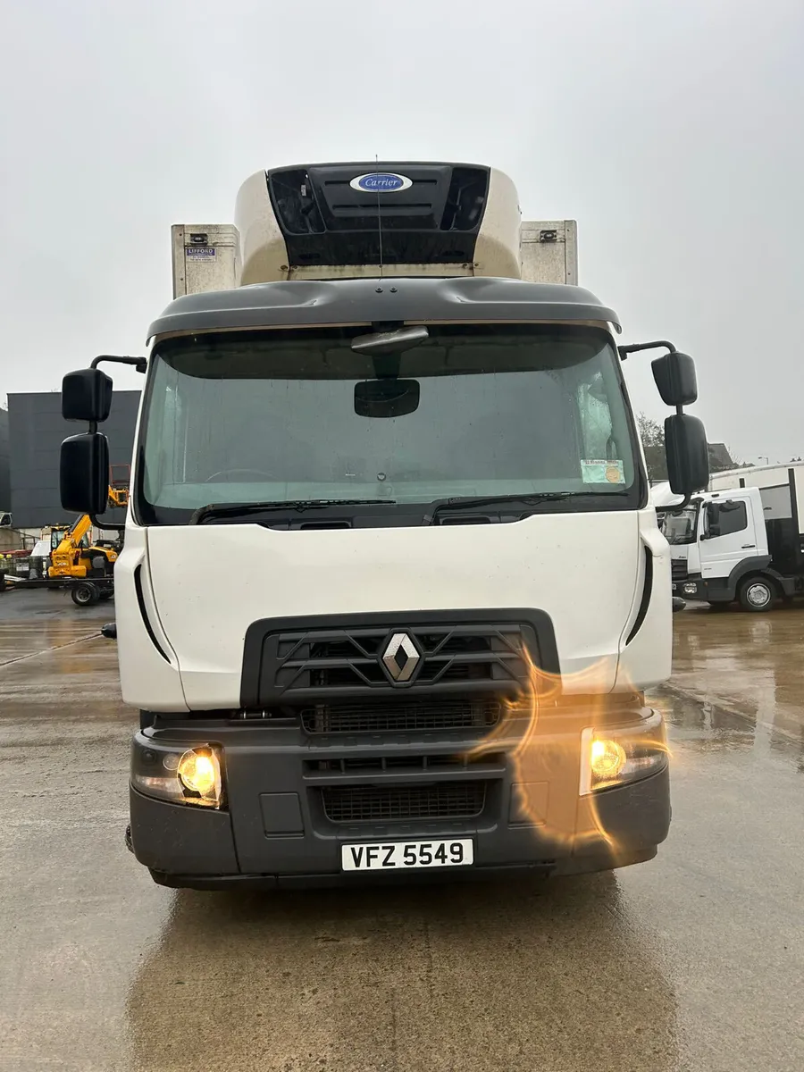 March 2015 Renault D26 6x2 Fridge - Image 2