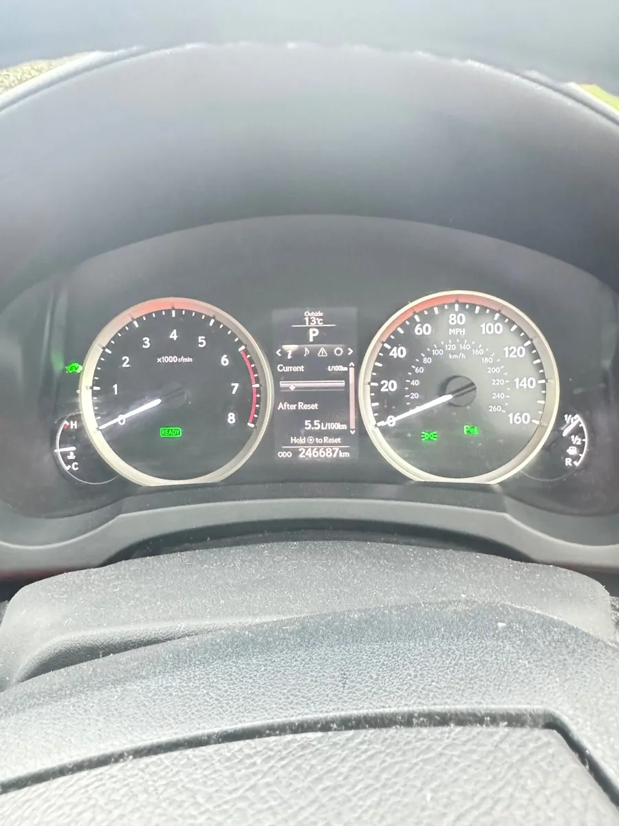 Lexus IS 2013 - Image 2