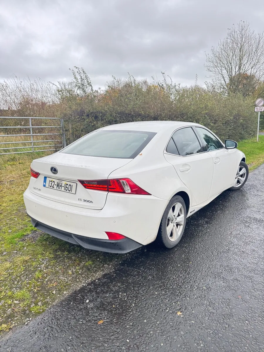 Lexus IS 2013 - Image 3