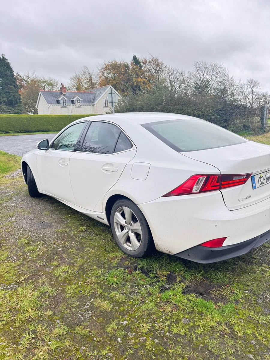 Lexus IS 2013 - Image 4