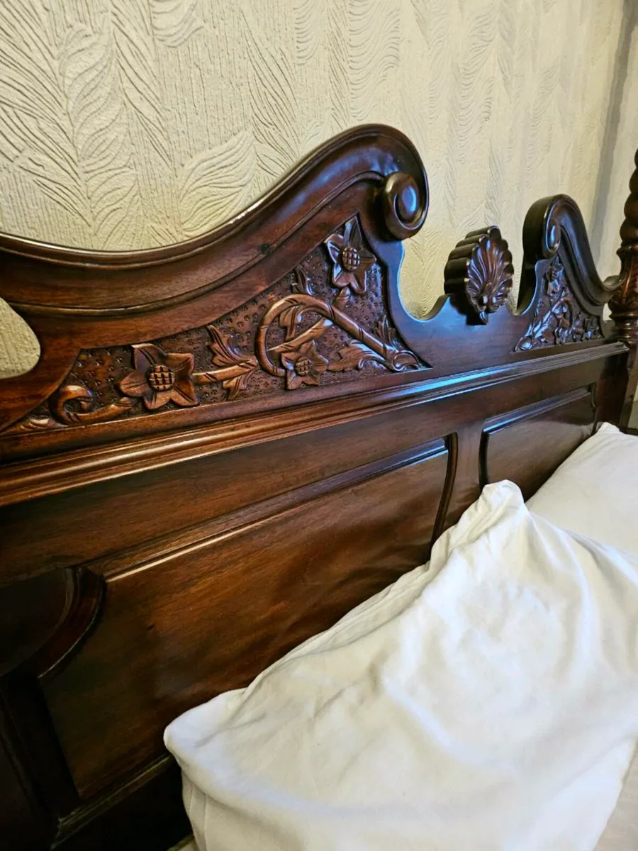 Room furniture - Image 2