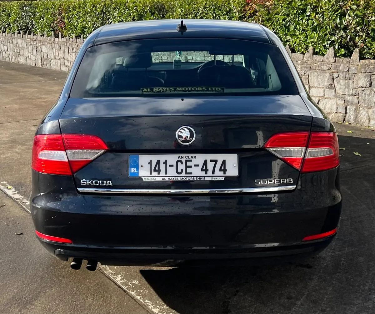 Skoda Superb 2014 - Image 2