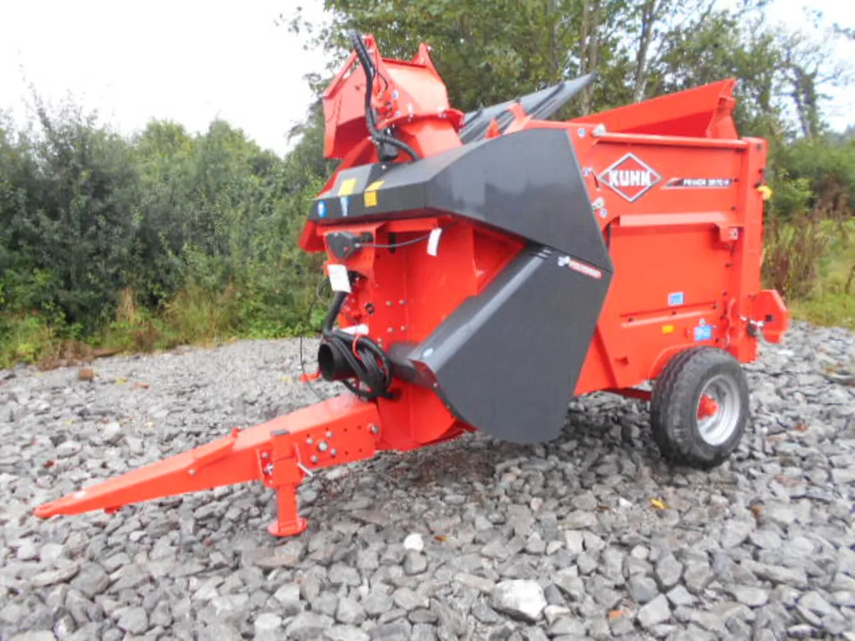 KUHN PRIMOR 3570M TRAILED BALE SHREDDER, 0% - Image 1