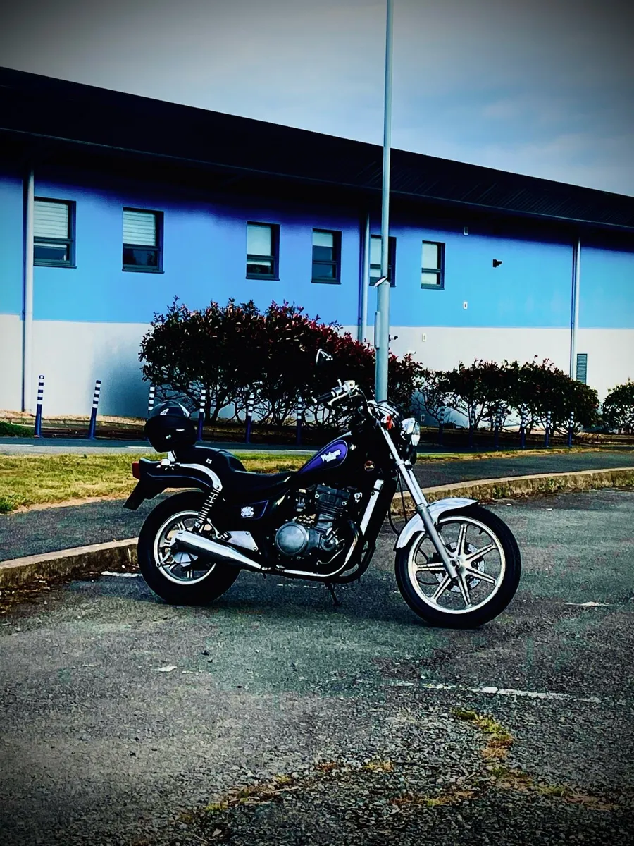 Kawasaki EN400 Vulcan - Image 1