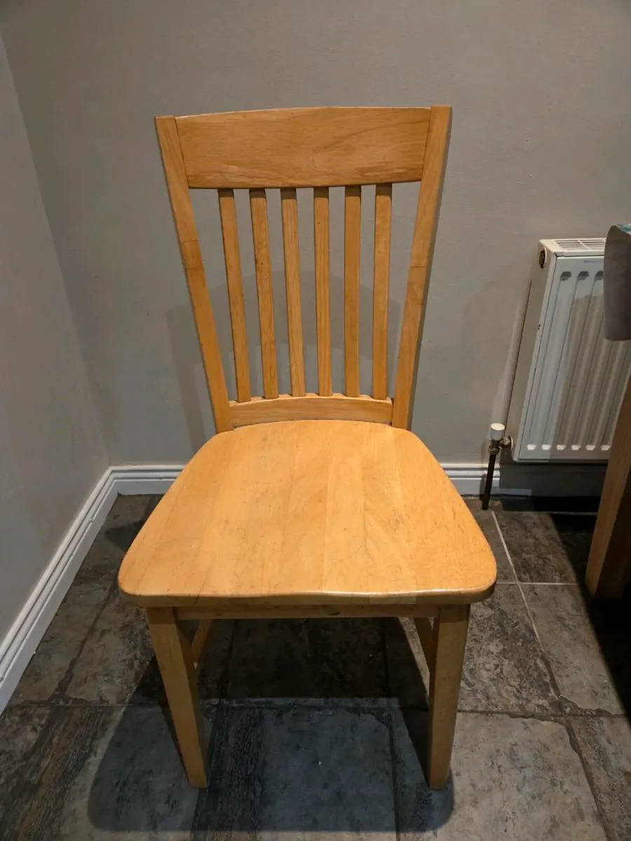 Kitchen table and chairs - Image 3