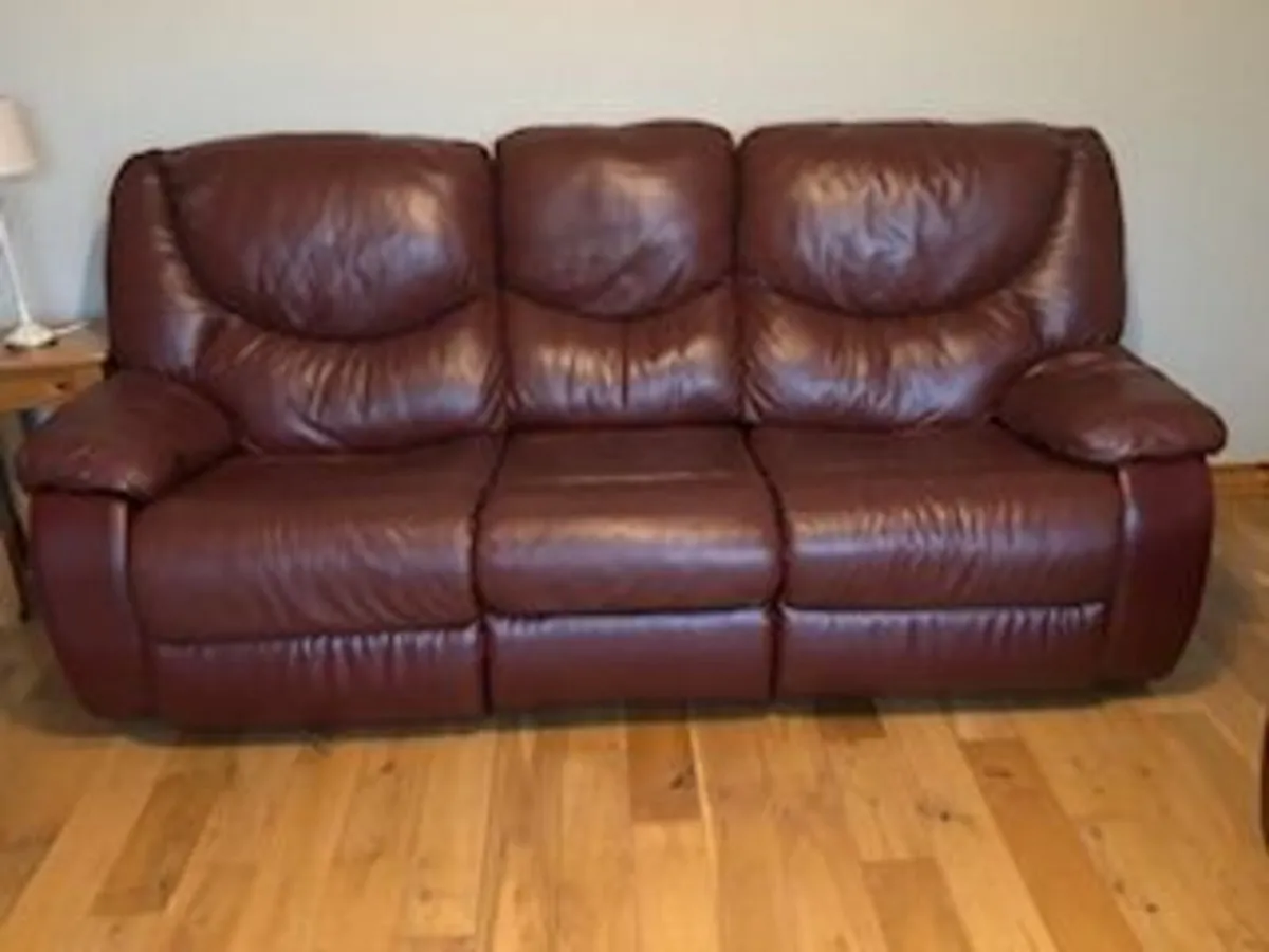 Leather couch and 2 recliner leather chairs - Image 1