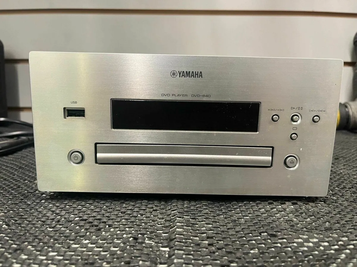 Yamaha Cd/DVD Player - Image 1