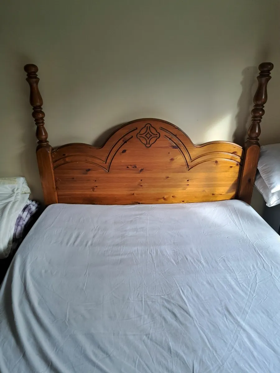 Beautiful Pine double bed - Image 1