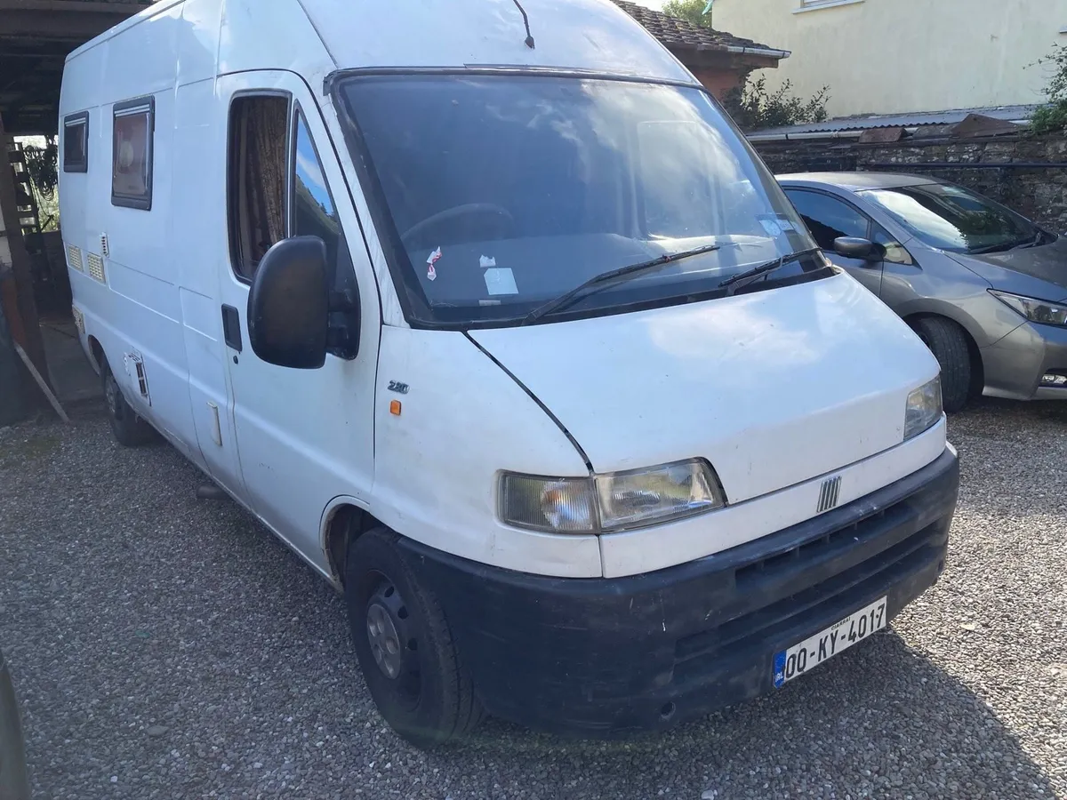 Camper van - Image 2