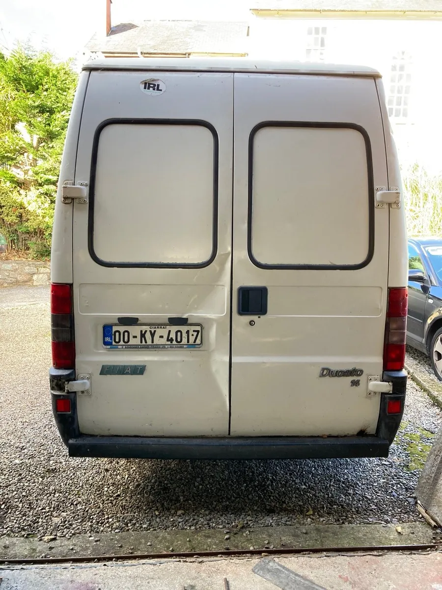 Camper van - Image 3