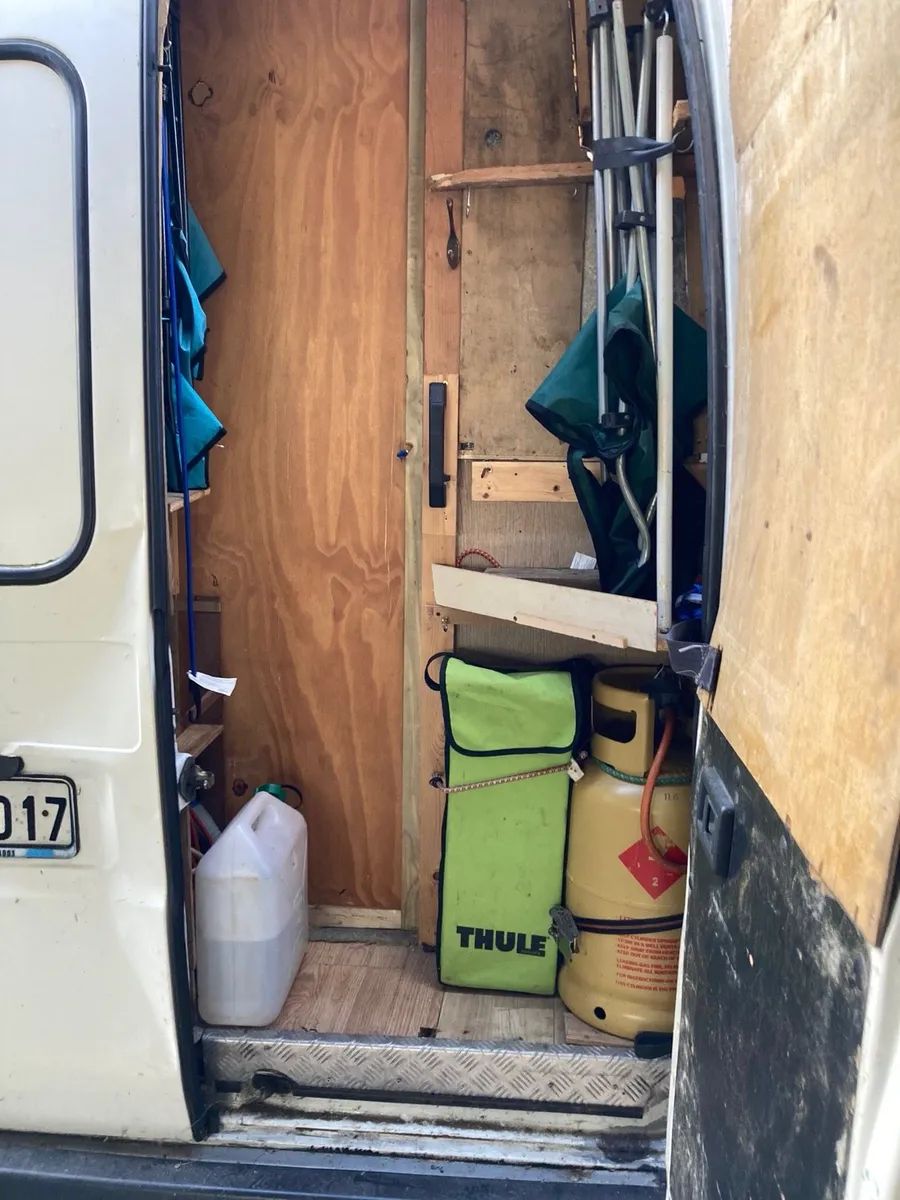 Camper van - Image 4