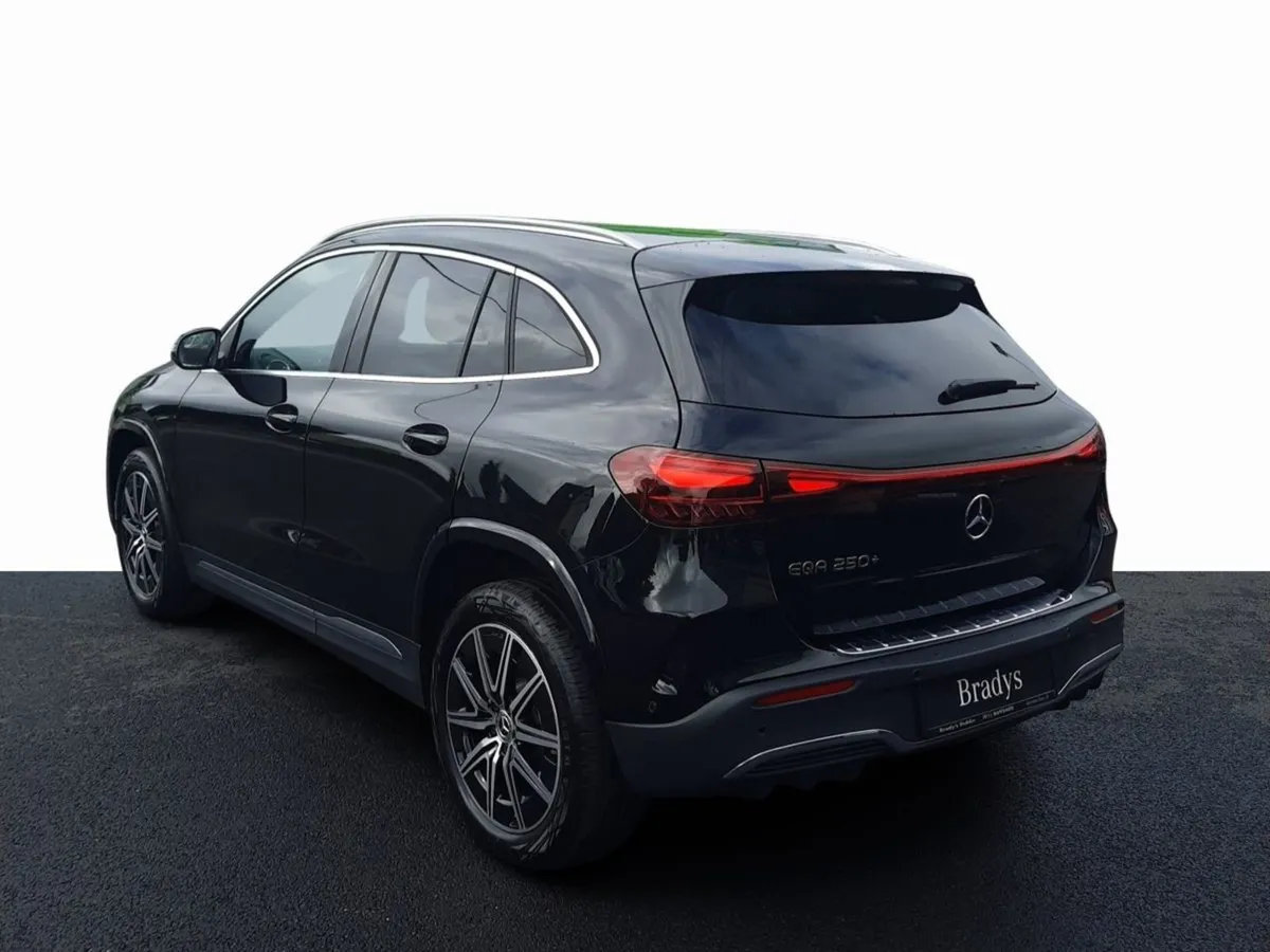 Mercedes-Benz EQA EQA 250  AMG Line--560 km Range - Image 4