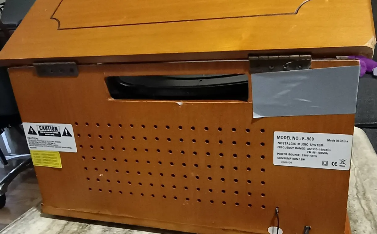 Vintage Style Music System for Repair/Parts - Image 4