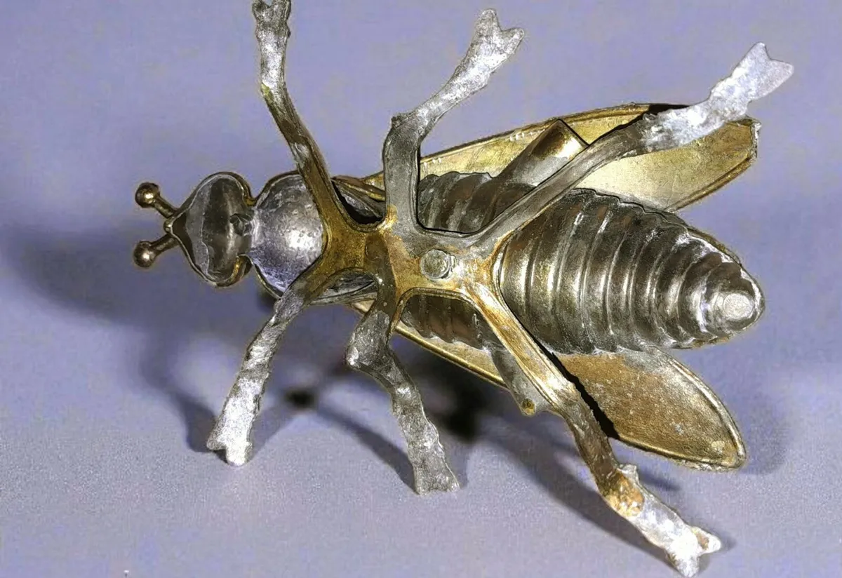 Vintage Italian brass fly ashtray - Image 2