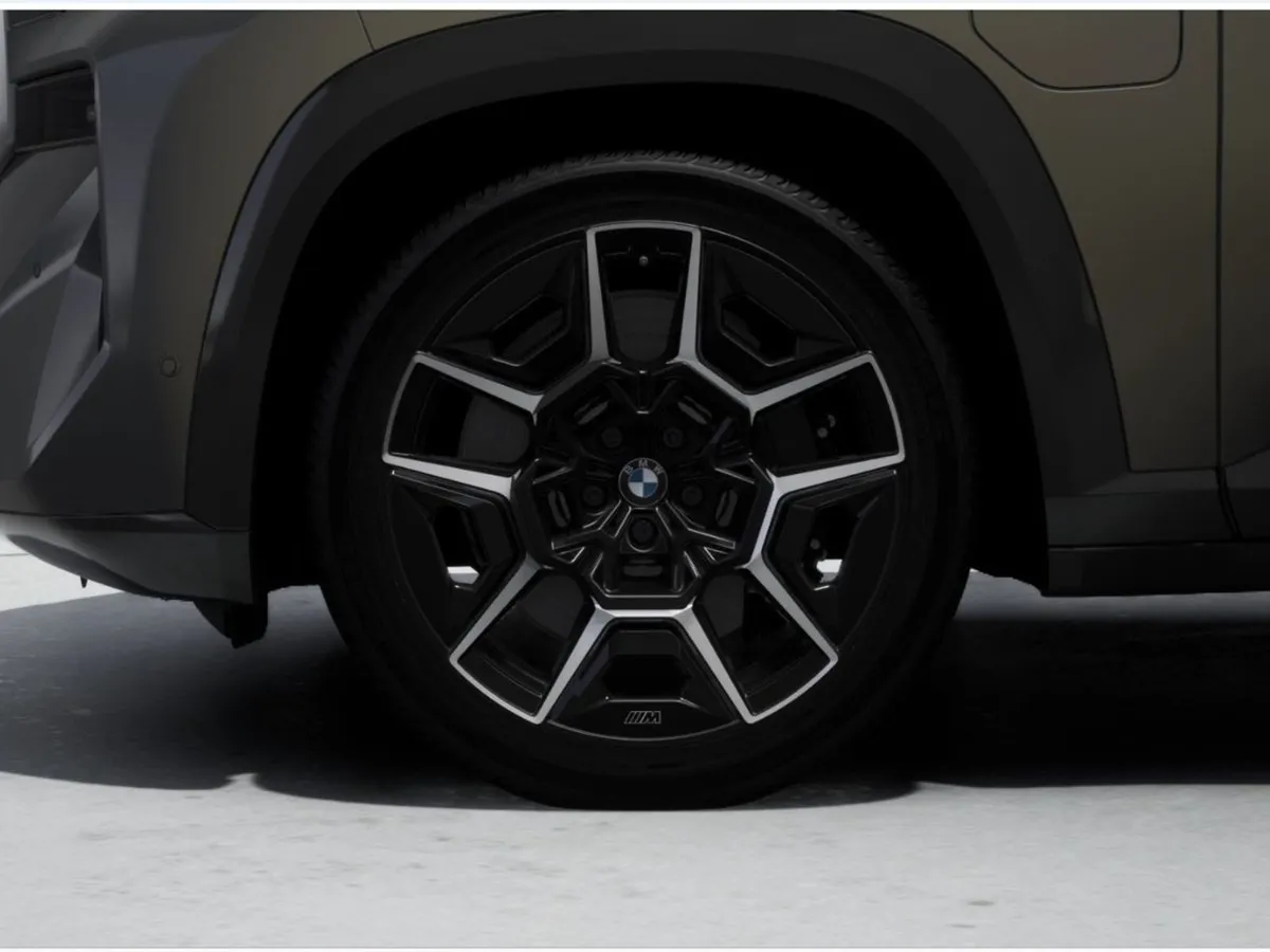 BMW XM G09 50e - Image 3