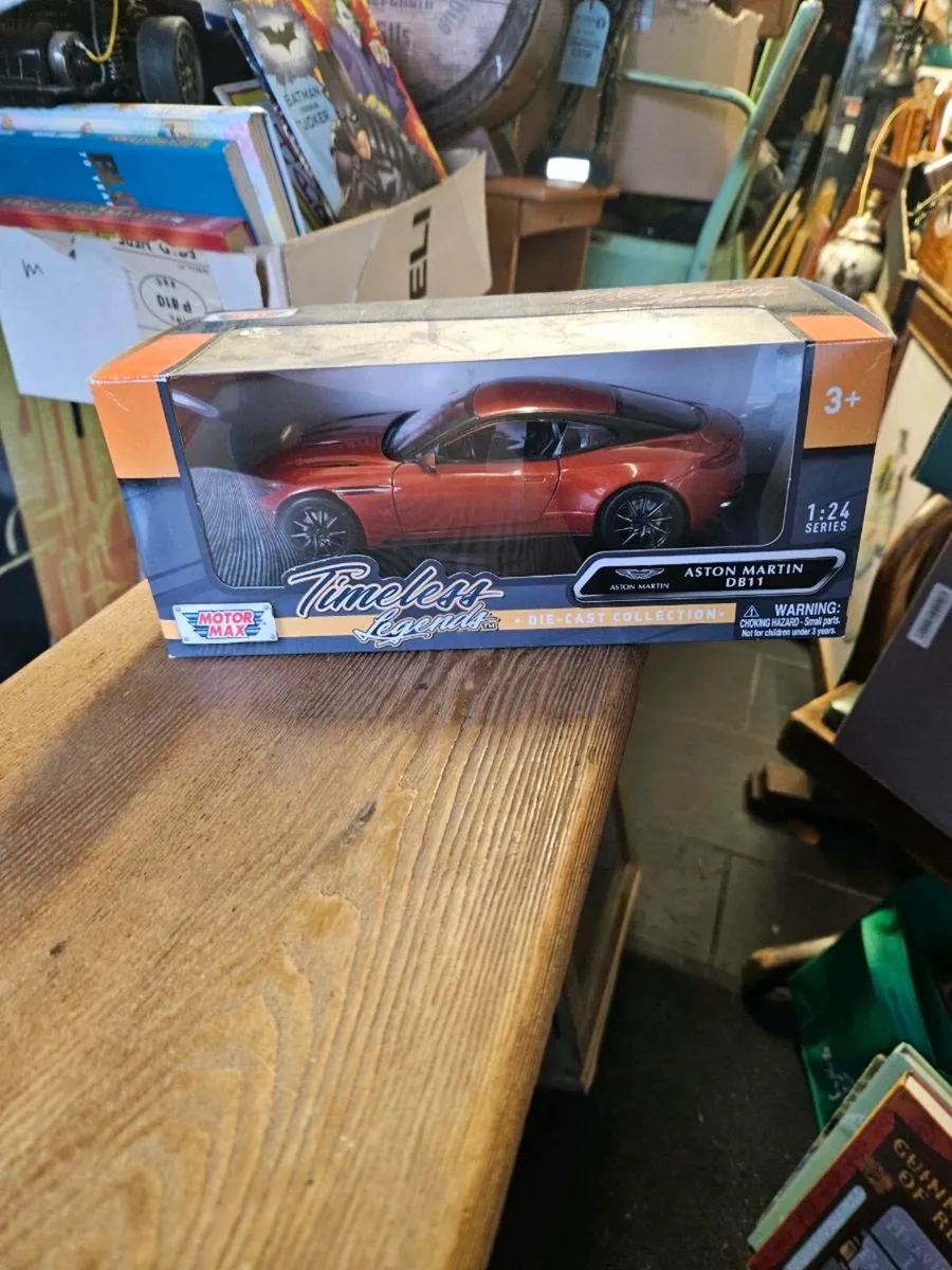 Corgi Motormax Aston Martin 1.24 - Image 1