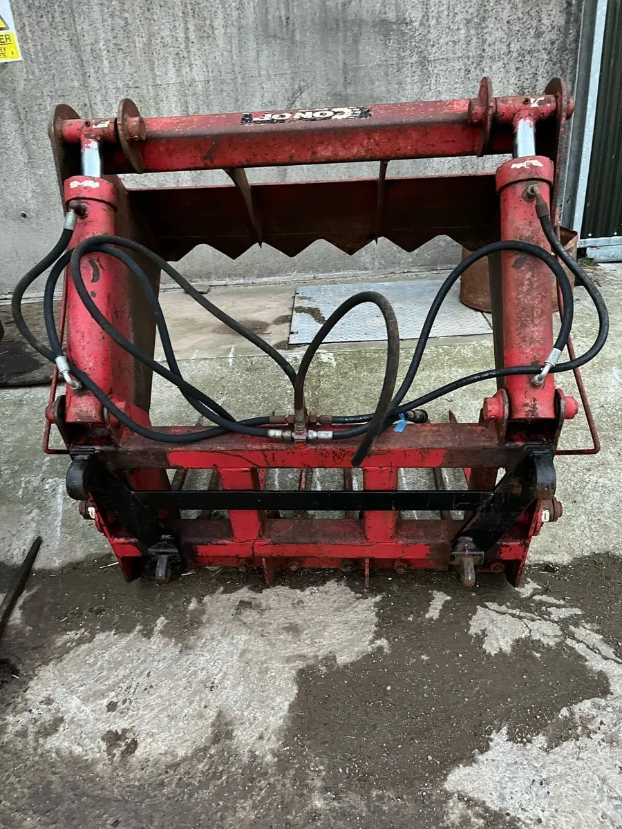 Wrought Iron Gate, Creep Feeders, Conor Shear Grab - Image 1