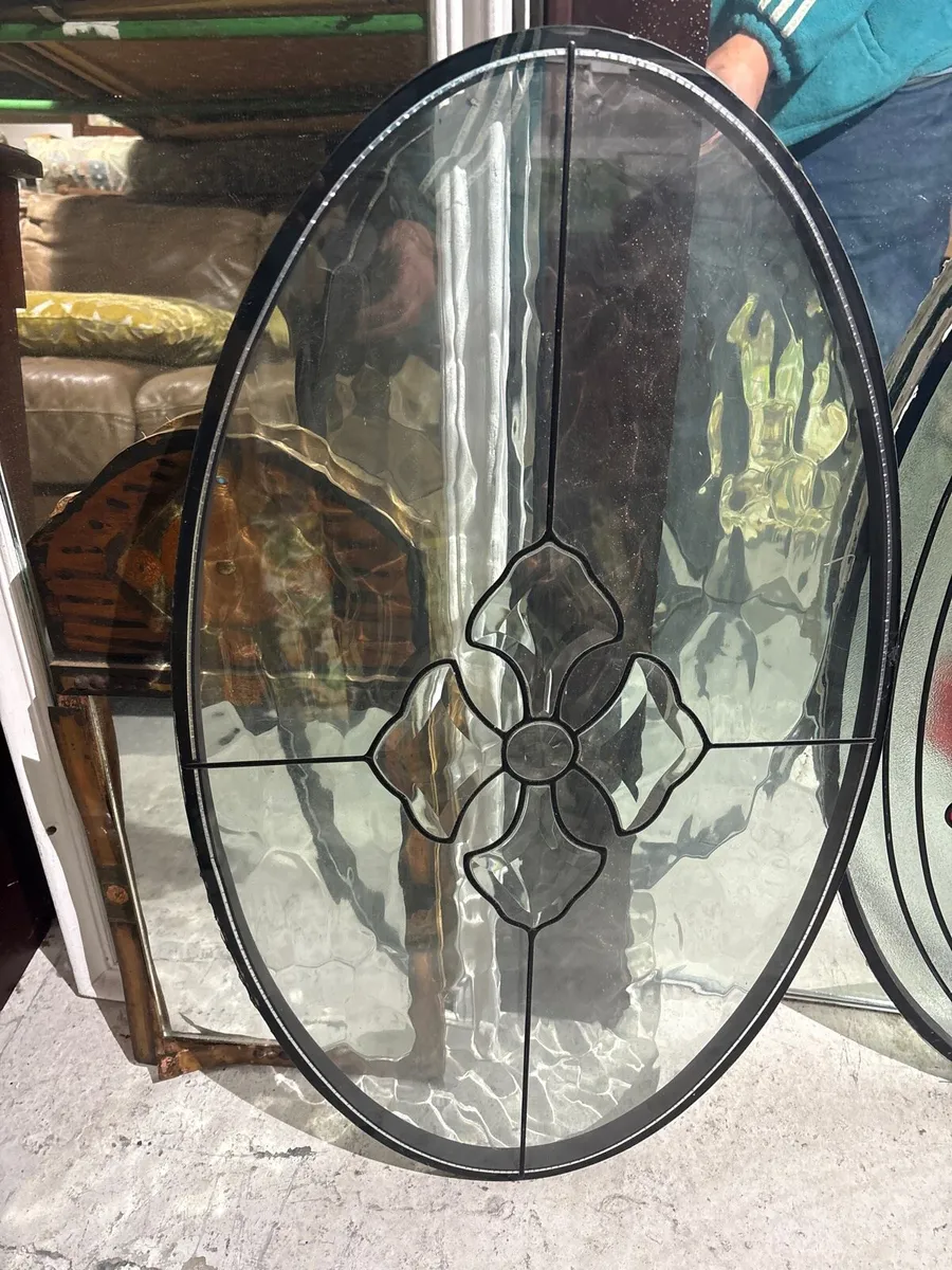 2 stained glass windows - Image 2