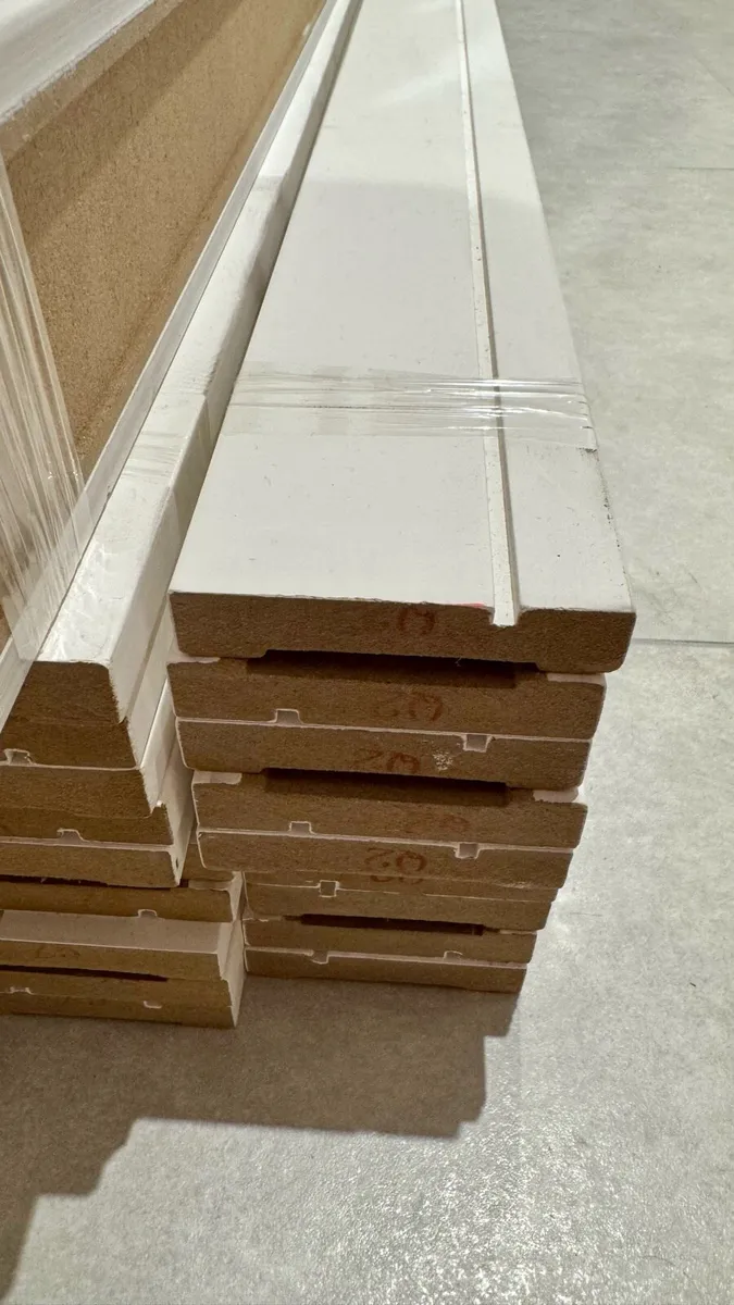 Primed architraves grooved - Image 1