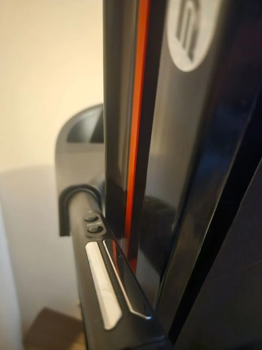 Dynamix T3000 Foldable Motorised Treadmill (Excellent Condition) - Image 4