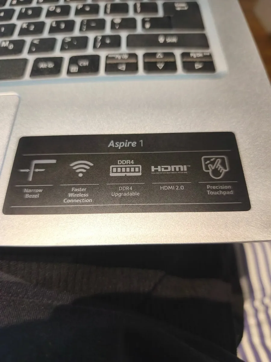 Acer Aspire 1  laptop - Image 2