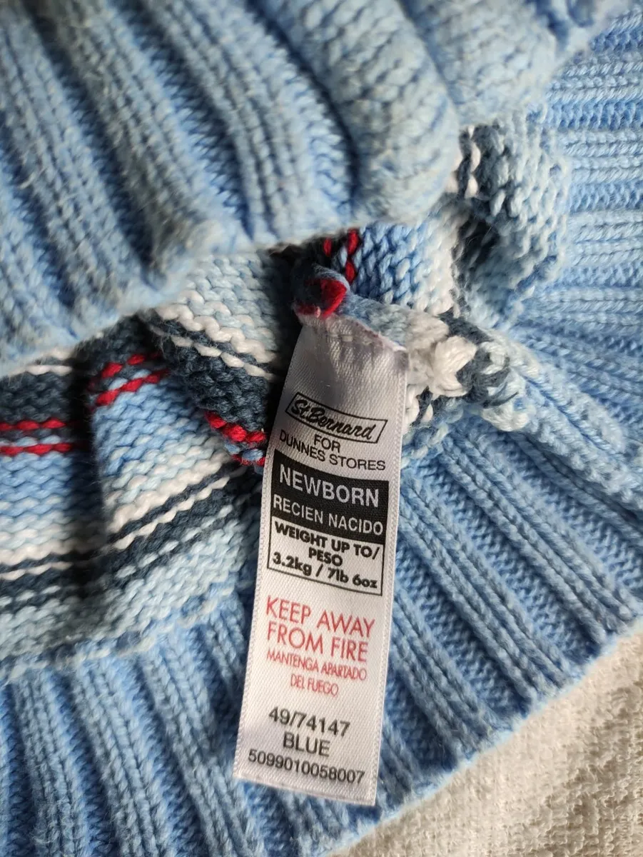 Newborn sweater with hood - Image 1