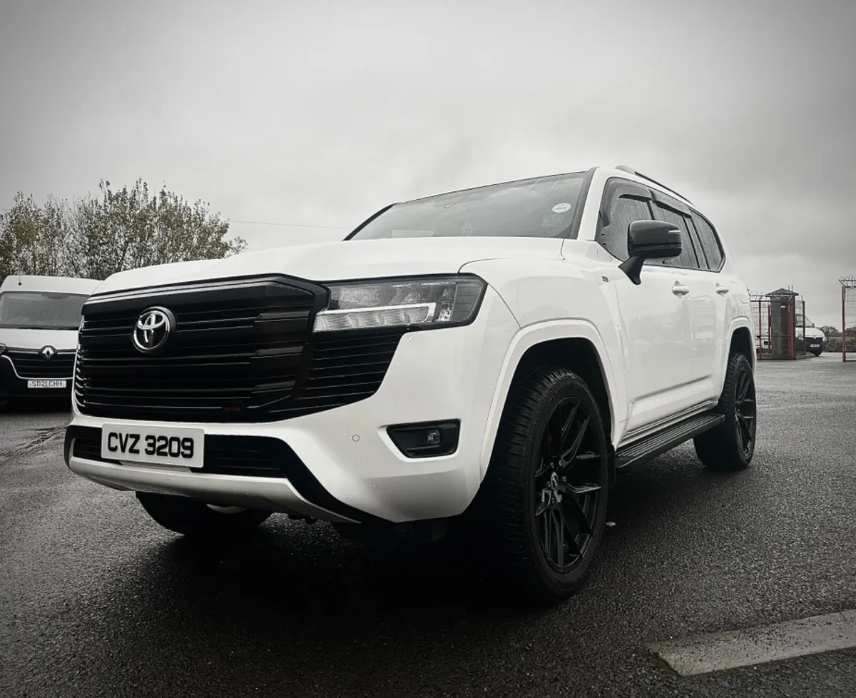 2025 TOYOTA LANDCRUISER LC300 - Image 1